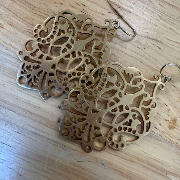 Premier Designs Darcy Matte Silver-Tone Filigree Fishhook Dangle Drop Earrings - Picture 9 of 11